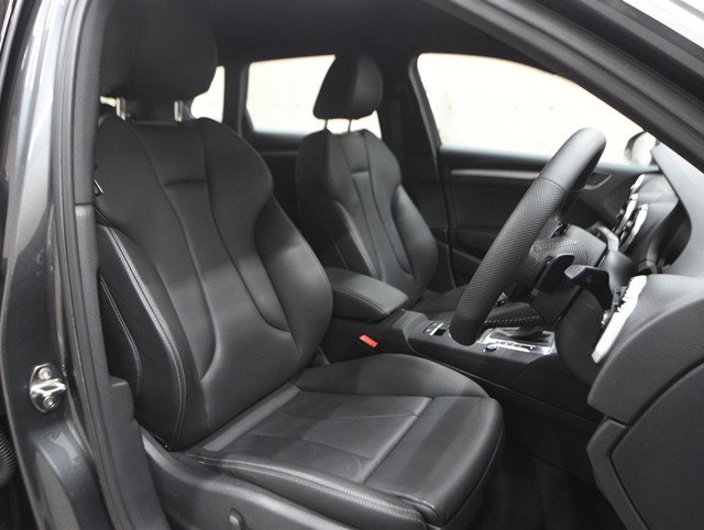 アウディ ｱｳﾃﾞｨ S3 2.0クワトロ