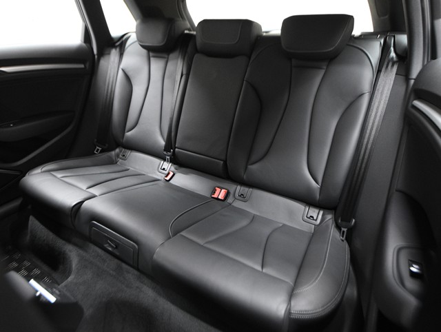 アウディ ｱｳﾃﾞｨ S3 2.0クワトロ