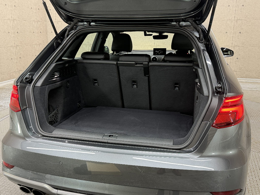 アウディ ｱｳﾃﾞｨ S3 2.0クワトロ