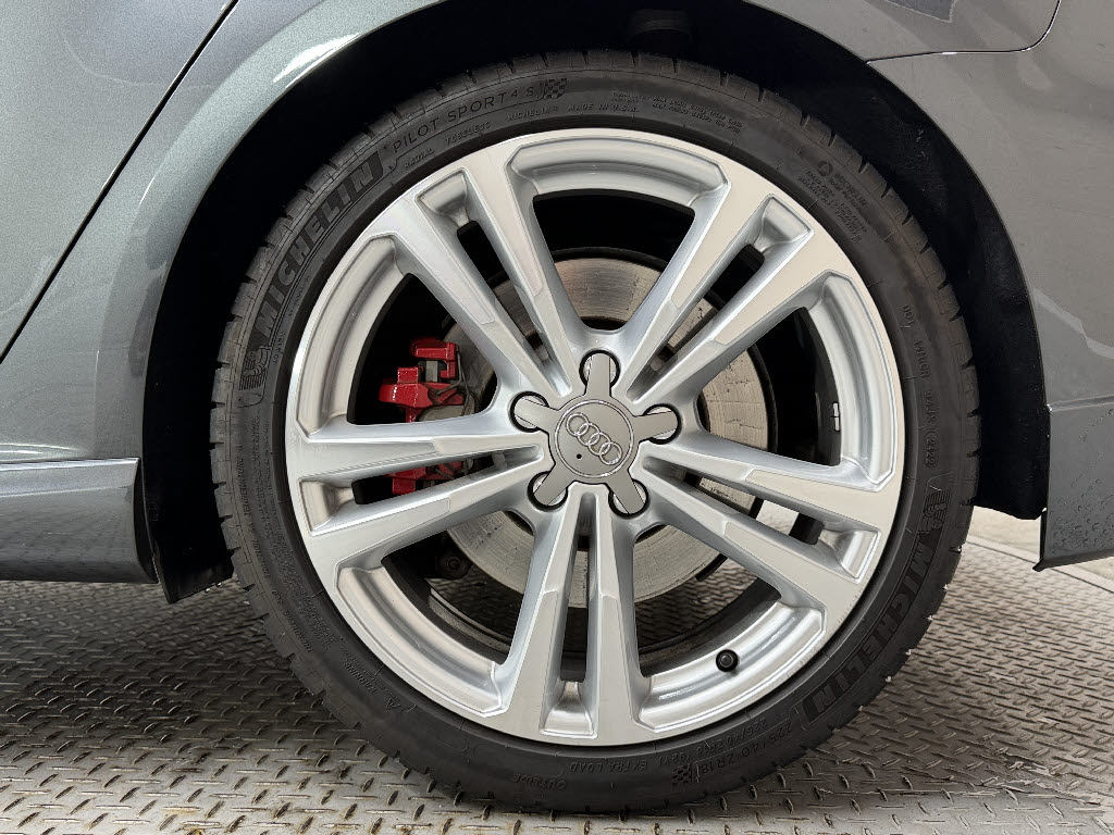 アウディ ｱｳﾃﾞｨ S3 2.0クワトロ