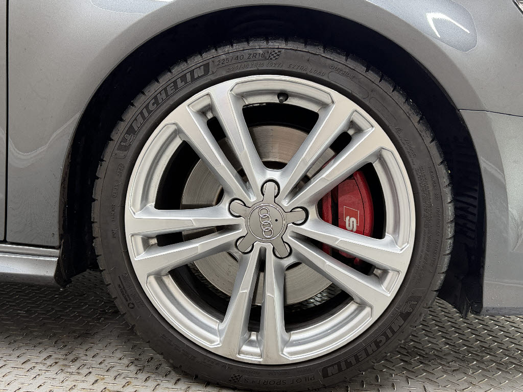 アウディ ｱｳﾃﾞｨ S3 2.0クワトロ