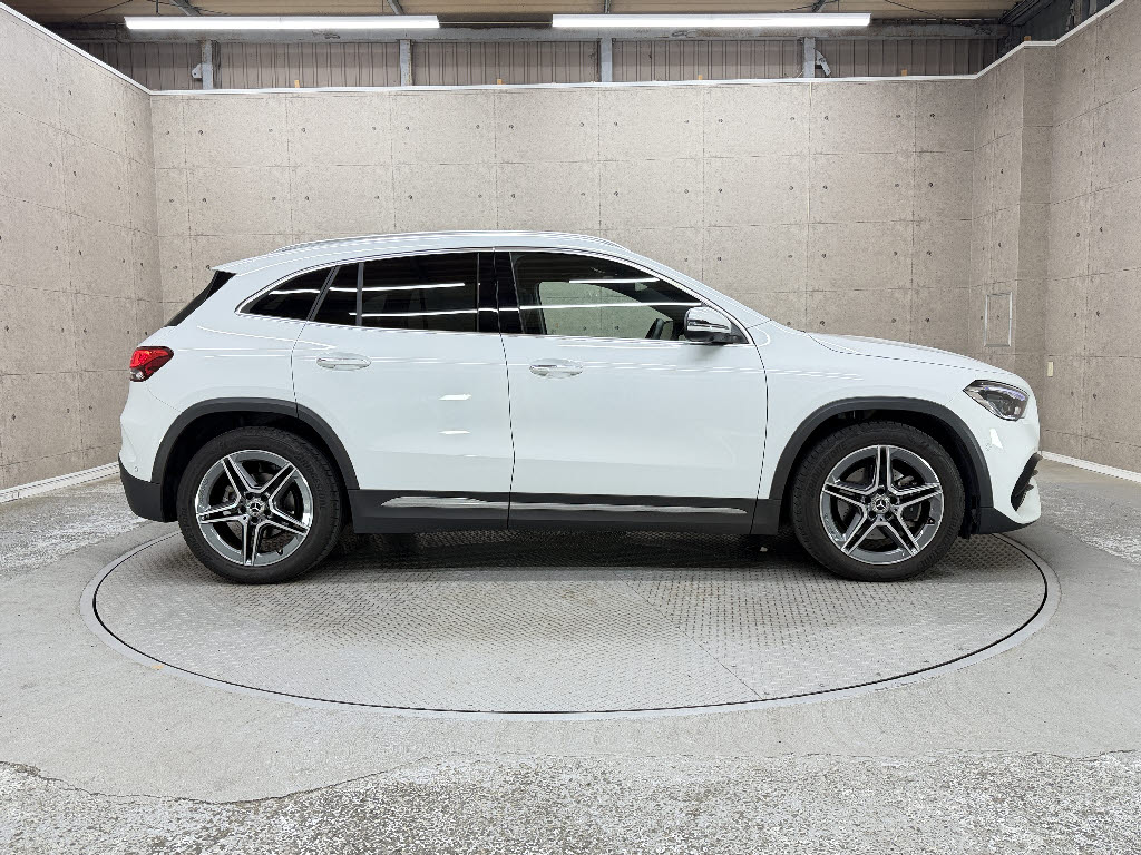 メルセデスベンツ ﾒﾙｾﾃﾞｽﾍﾞﾝﾂ GLAｸﾗｽ GLA200d4マチックAMGライン