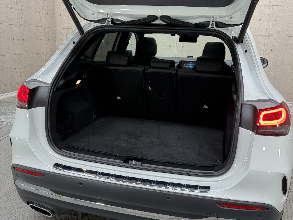 メルセデスベンツ ﾒﾙｾﾃﾞｽﾍﾞﾝﾂ GLAｸﾗｽ GLA200d4マチックAMGライン