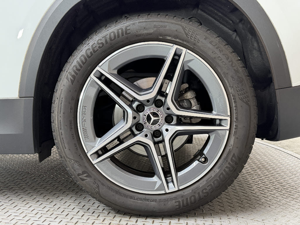メルセデスベンツ ﾒﾙｾﾃﾞｽﾍﾞﾝﾂ GLAｸﾗｽ GLA200d4マチックAMGライン
