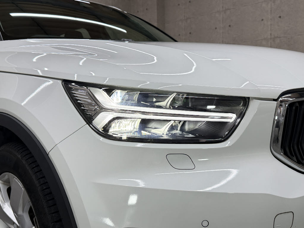 ボルボ ボルボ ＸＣ４０ Ｂ４　モメンタム