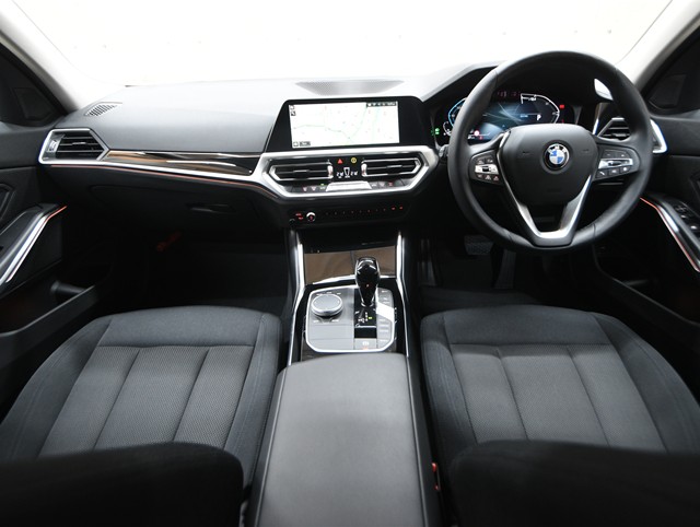 ＢＭＷ ＢＭＷ ３シリーズ ツーリング ３１８ｉ　ツーリング