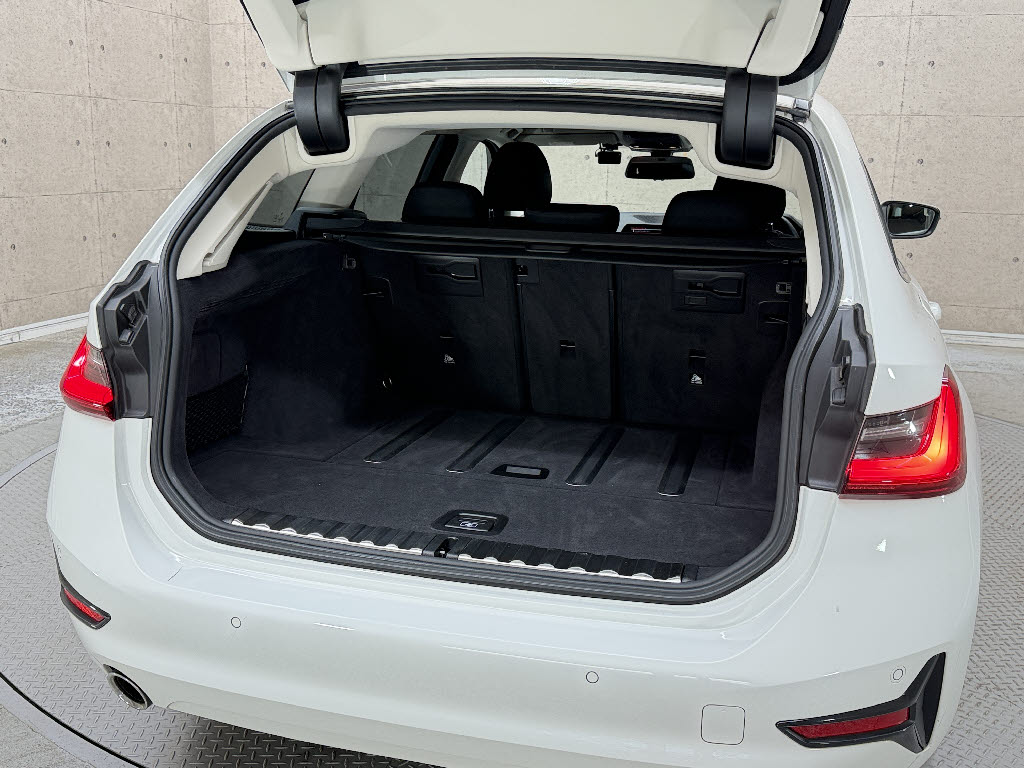ＢＭＷ ＢＭＷ ３シリーズ ツーリング ３１８ｉ　ツーリング