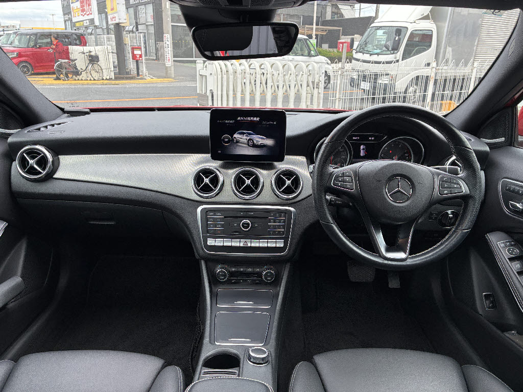 メルセデスベンツ ﾒﾙｾﾃﾞｽﾍﾞﾝﾂ GLAｸﾗｽ ＧＬＡ２２０　４マチック