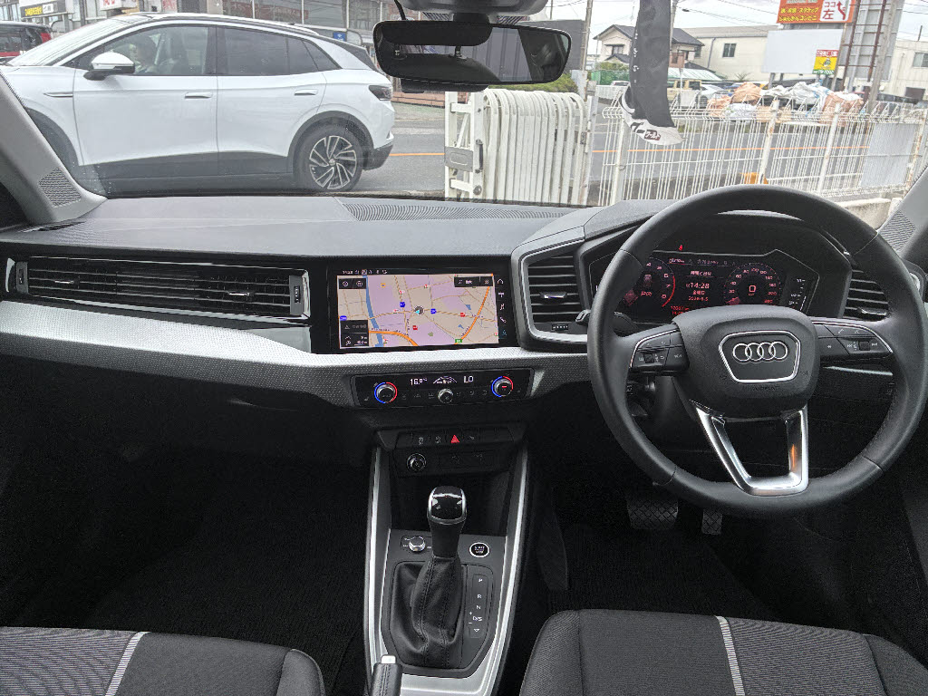 アウディ ｱｳﾃﾞｨ A1 ｽﾎﾟｰﾂﾊﾞｯｸ ２５　ＴＦＳＩ　アドバンスド