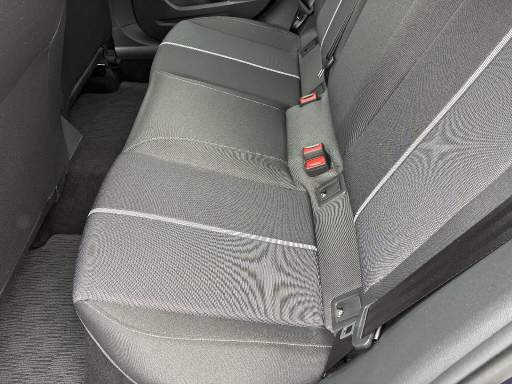 アウディ ｱｳﾃﾞｨ A1 ｽﾎﾟｰﾂﾊﾞｯｸ ２５　ＴＦＳＩ　アドバンスド