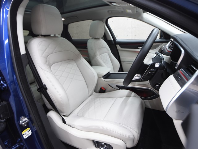 その他輸入車 ジャガー Ｆペイス Ｒ－ダイナミック　ＨＳＥ　Ｐ２５０　ＡＷ