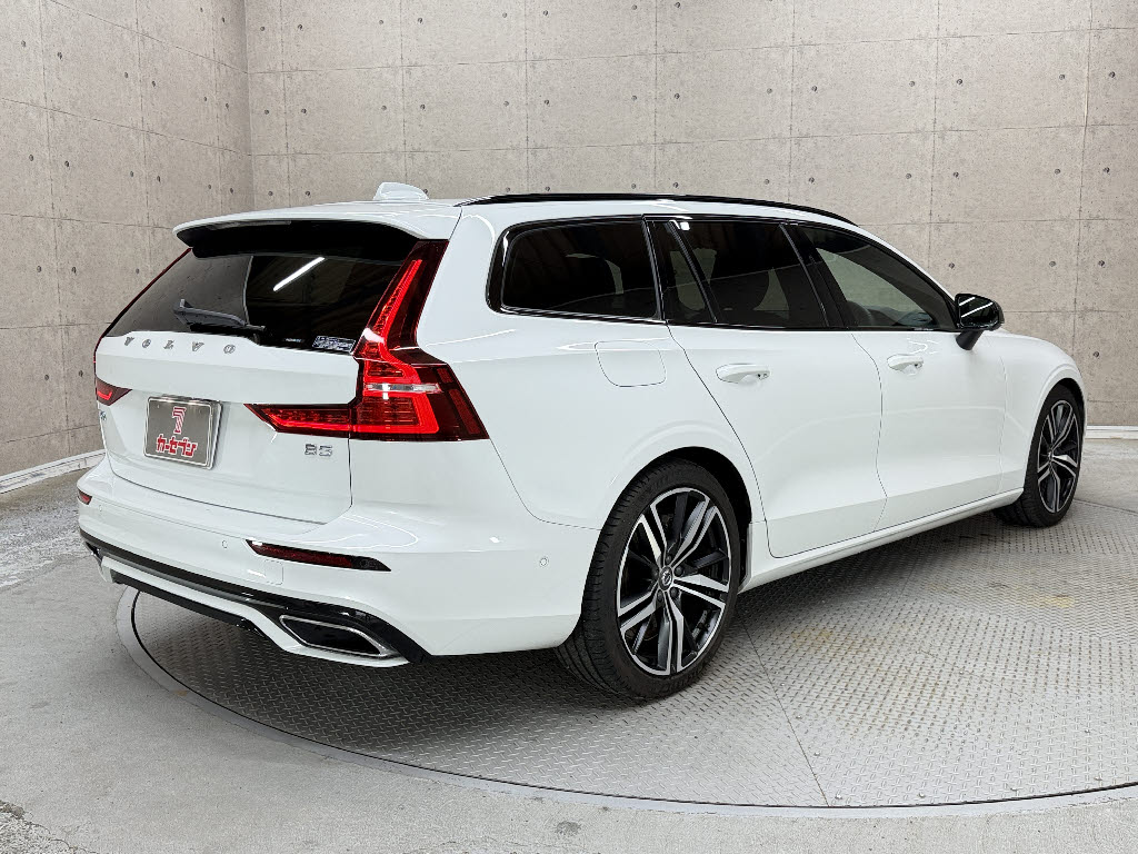 ボルボ ボルボ Ｖ６０ Ｂ５　Ｒデザイン
