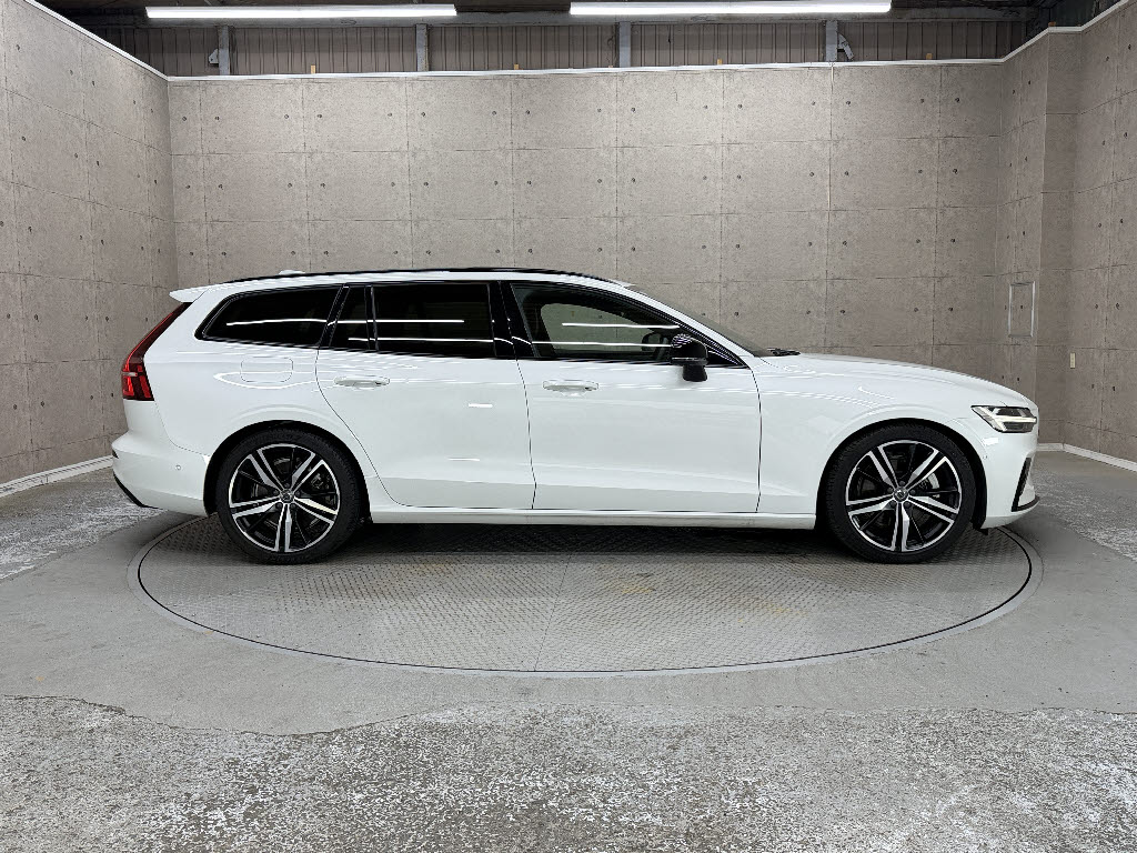 ボルボ ボルボ Ｖ６０ Ｂ５　Ｒデザイン