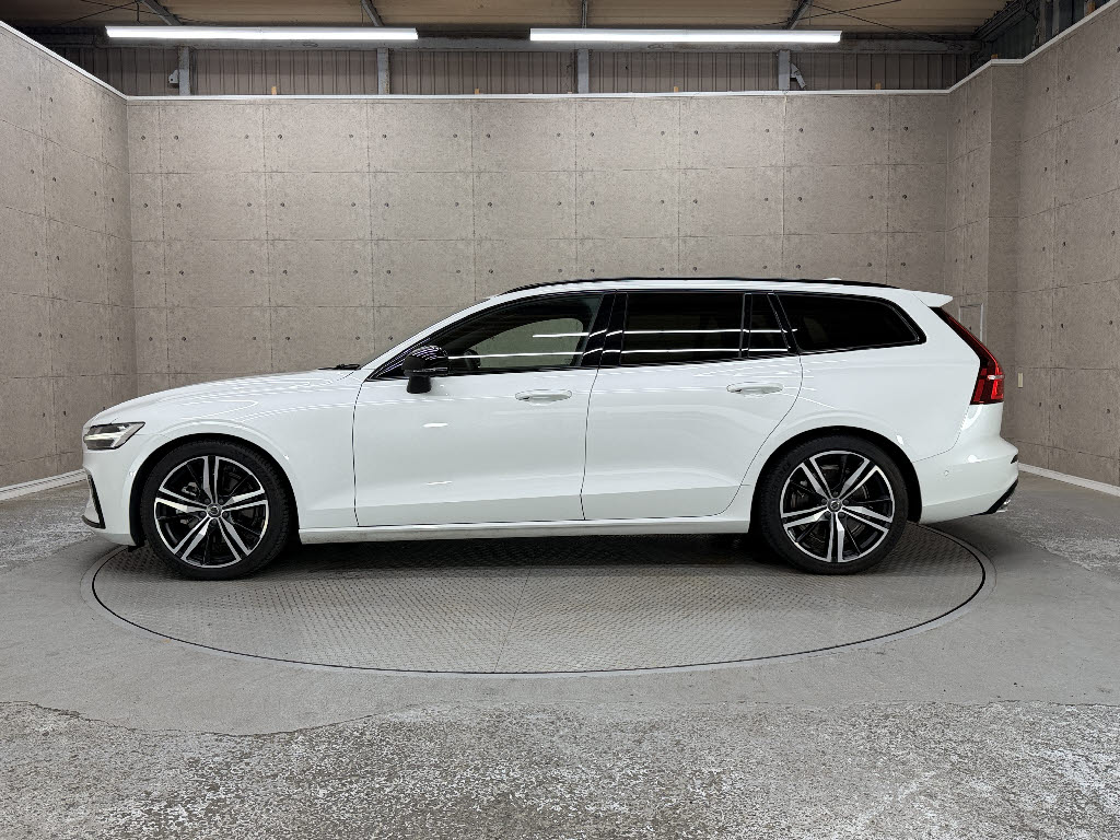 ボルボ ボルボ Ｖ６０ Ｂ５　Ｒデザイン