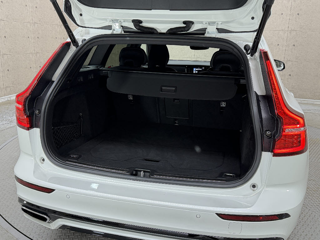 ボルボ ボルボ Ｖ６０ Ｂ５　Ｒデザイン