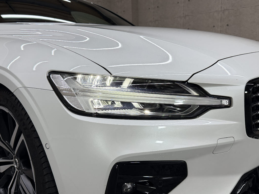 ボルボ ボルボ Ｖ６０ Ｂ５　Ｒデザイン