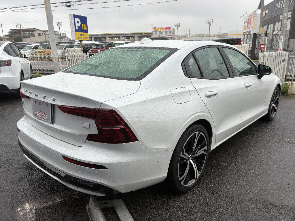 ボルボ ボルボ Ｓ６０ リチャージ　アルティメット　Ｔ６　ＡＷＤ