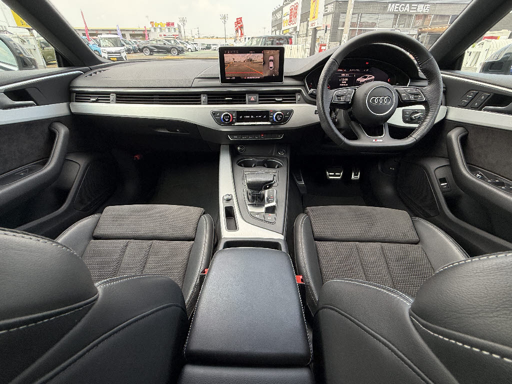 アウディ ｱｳﾃﾞｨ A5 ｽﾎﾟｰﾂﾊﾞｯｸ 40TFSIｽﾎﾟｰﾂ　Sﾗｲﾝﾊﾟｯｹｰｼﾞ