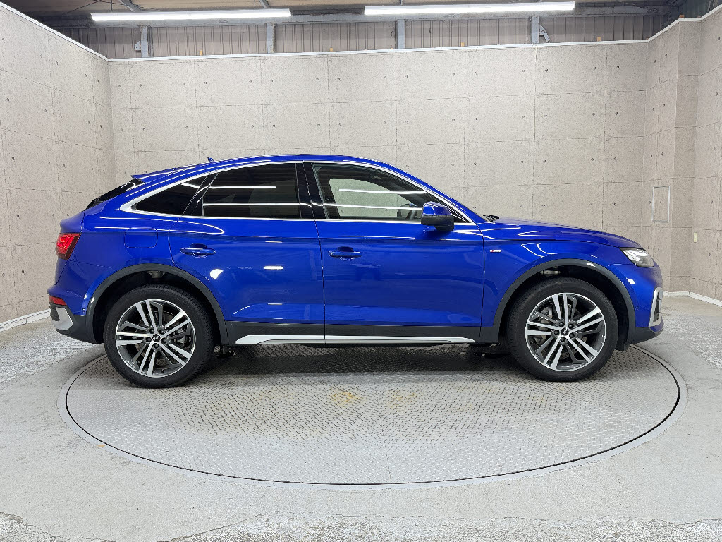 アウディ ｱｳﾃﾞｨ Q5 ファーストエディション