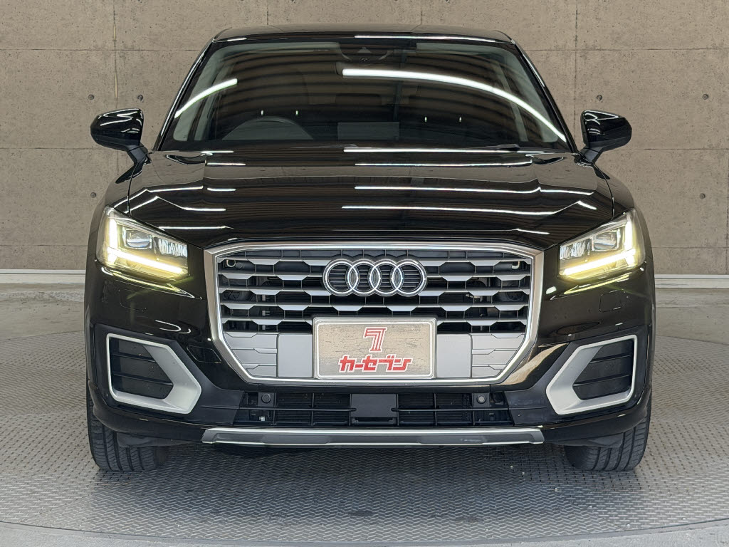 アウディ ｱｳﾃﾞｨ Q2 ３０　ＴＦＳＩ　スポーツ