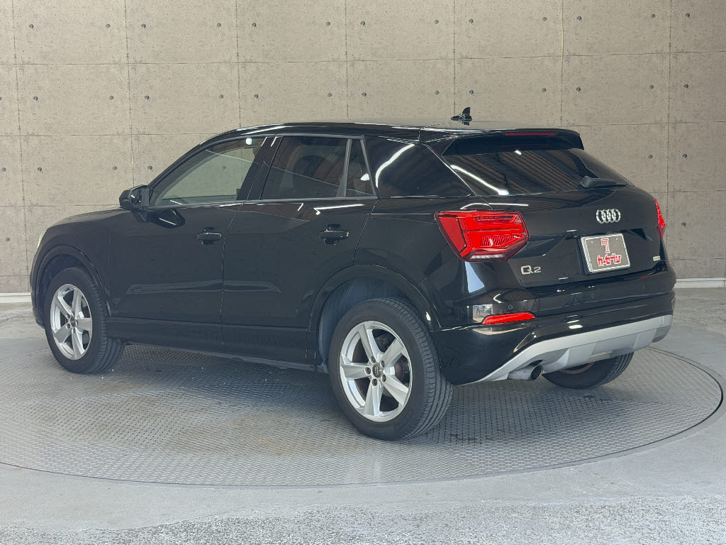 アウディ ｱｳﾃﾞｨ Q2 ３０　ＴＦＳＩ　スポーツ
