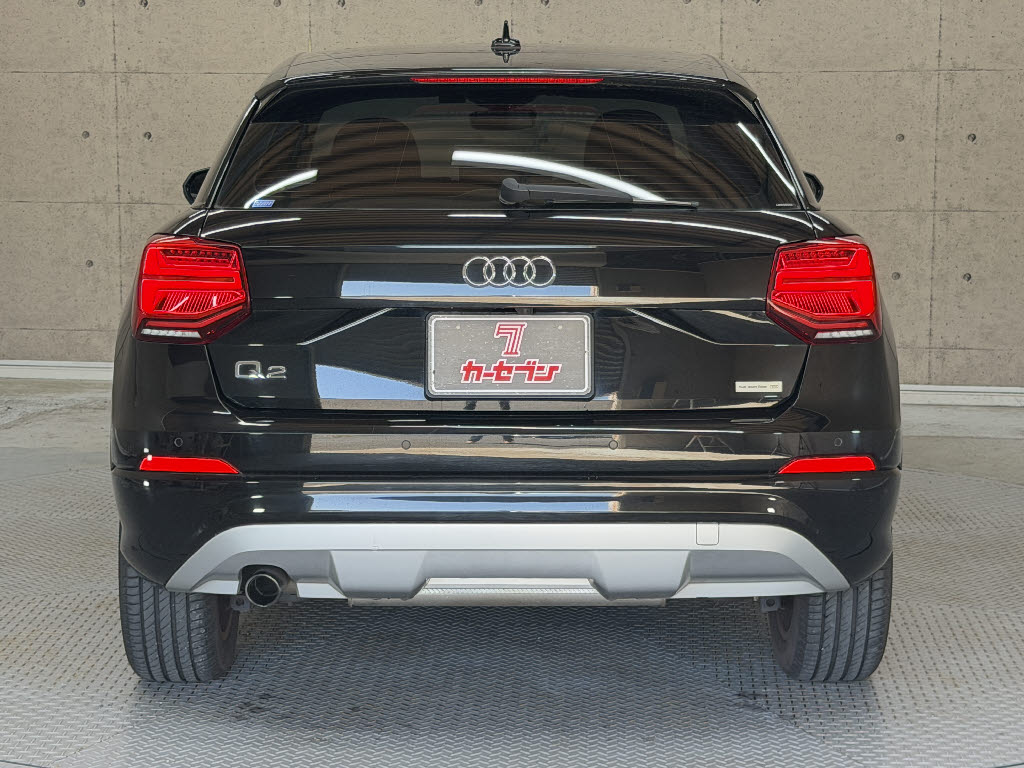 アウディ ｱｳﾃﾞｨ Q2 ３０　ＴＦＳＩ　スポーツ