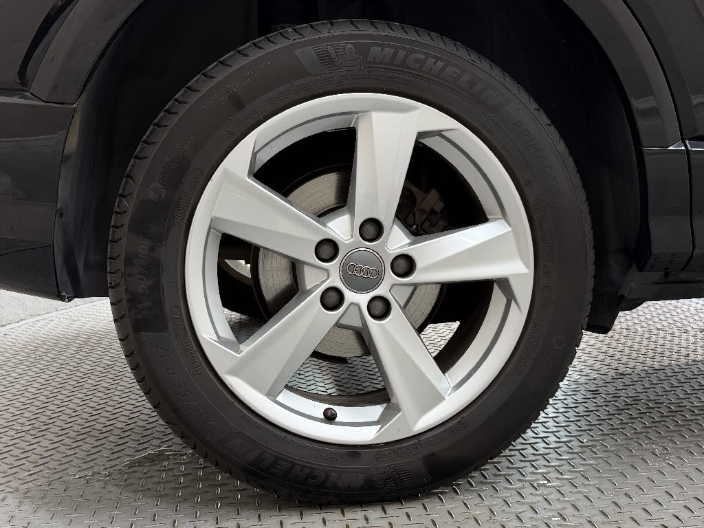 アウディ ｱｳﾃﾞｨ Q2 ３０　ＴＦＳＩ　スポーツ