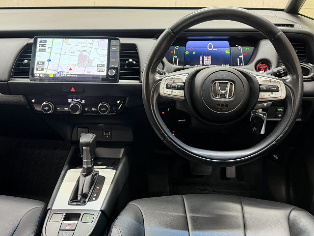 ホンダ ﾌｨｯﾄﾊｲﾌﾞﾘｯﾄﾞ ｅ：ＨＥＶ　リュクス