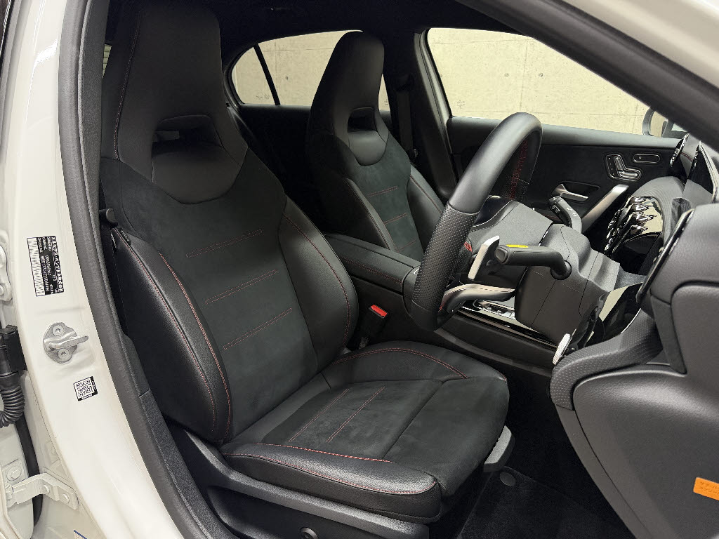 メルセデスベンツ ﾒﾙｾﾃﾞｽﾍﾞﾝﾂ Aｸﾗｽ Ａ２００ｄ