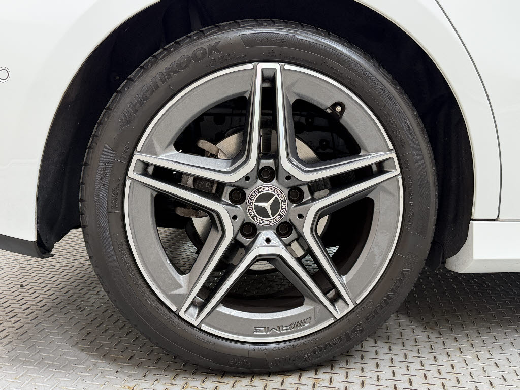 メルセデスベンツ ﾒﾙｾﾃﾞｽﾍﾞﾝﾂ Aｸﾗｽ Ａ２００ｄ