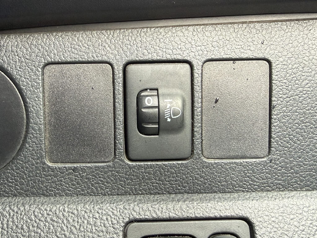 トヨタ ラクティス X