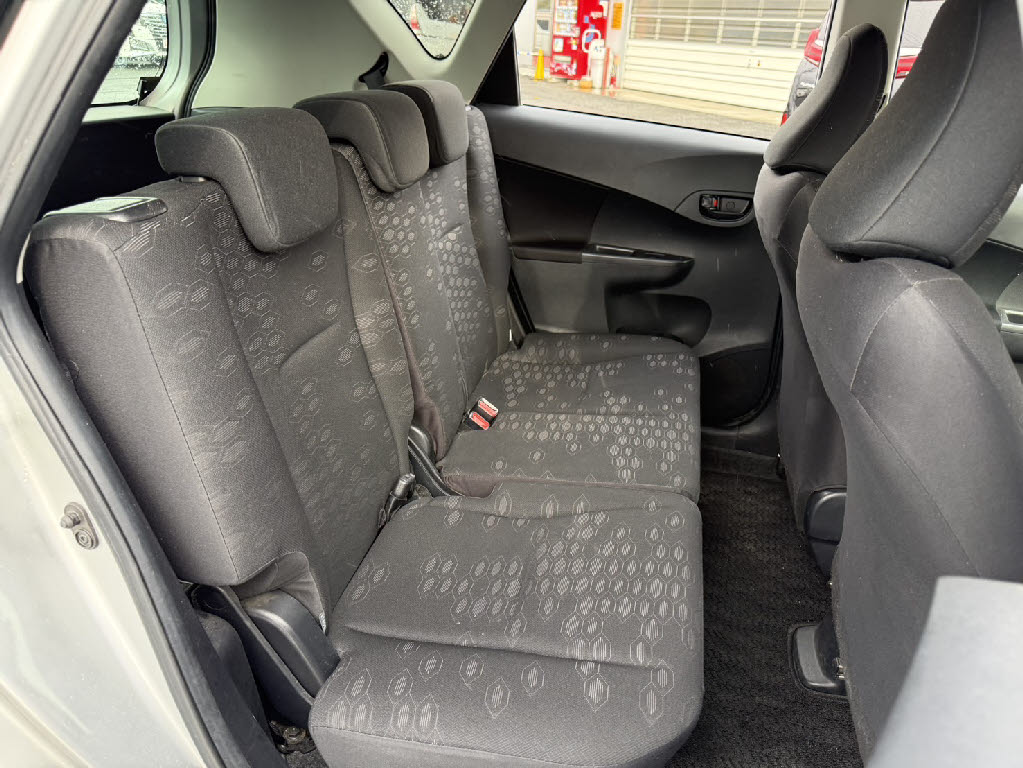 トヨタ ラクティス X