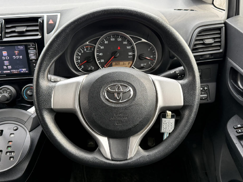 トヨタ ラクティス X