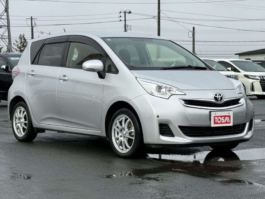 トヨタ ラクティス X