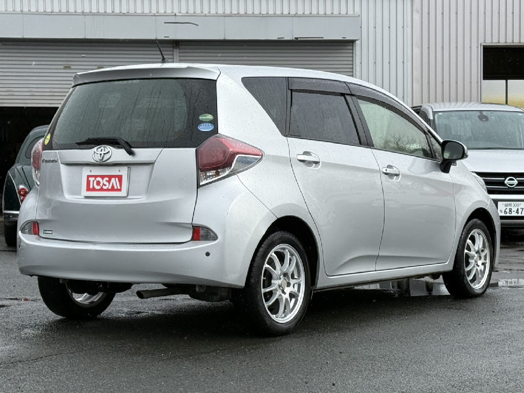 トヨタ ラクティス X