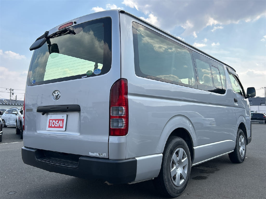 トヨタ ハイエースＶ 4WD DX 9人乗