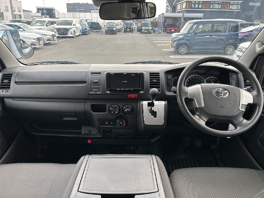 トヨタ ハイエースＶ 4WD DX 9人乗