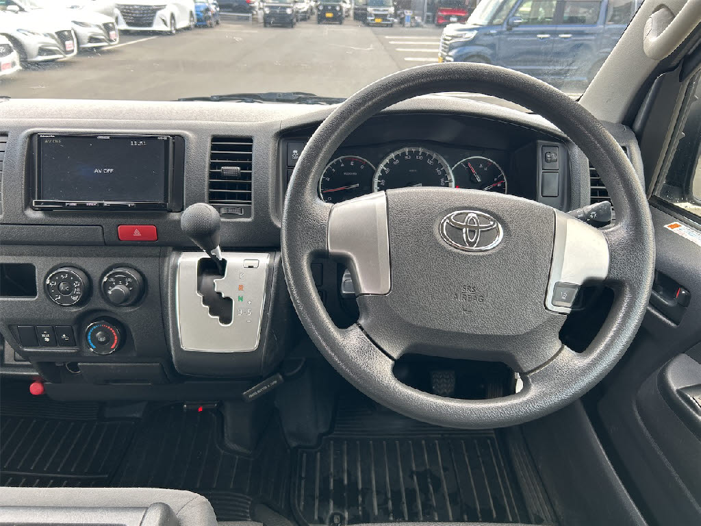 トヨタ ハイエースＶ 4WD DX 9人乗