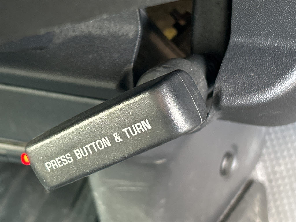 トヨタ ハイエースＶ 4WD DX 9人乗