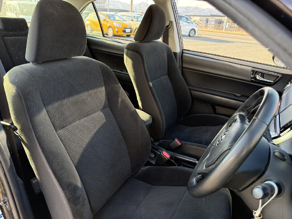 トヨタ カローラアクシオ ４ＷＤ　１．５Ｇ