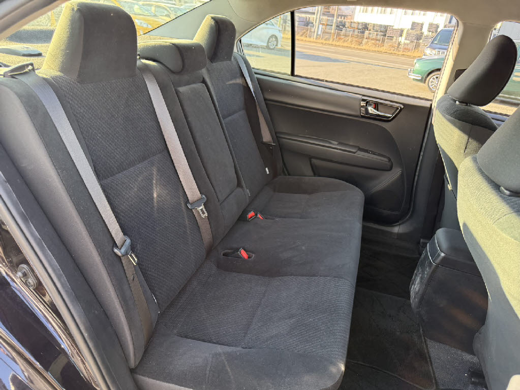 トヨタ カローラアクシオ ４ＷＤ　１．５Ｇ