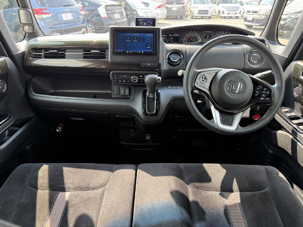 ホンダ Ｎ　ＢＯＸカスタム 4WD G-Lﾎﾝﾀﾞｾﾝｼﾝｸﾞ