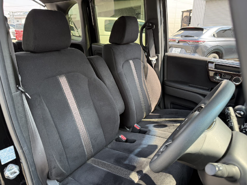 ホンダ Ｎ　ＢＯＸカスタム 4WD G-Lﾎﾝﾀﾞｾﾝｼﾝｸﾞ