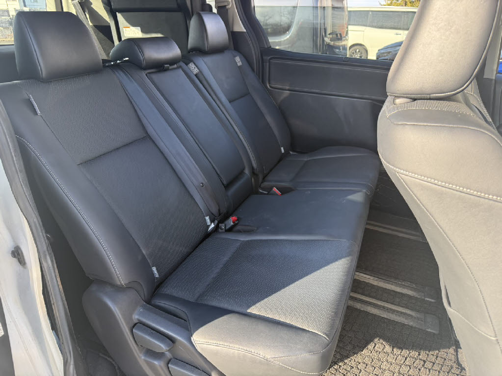 トヨタ エスクァイア Gi