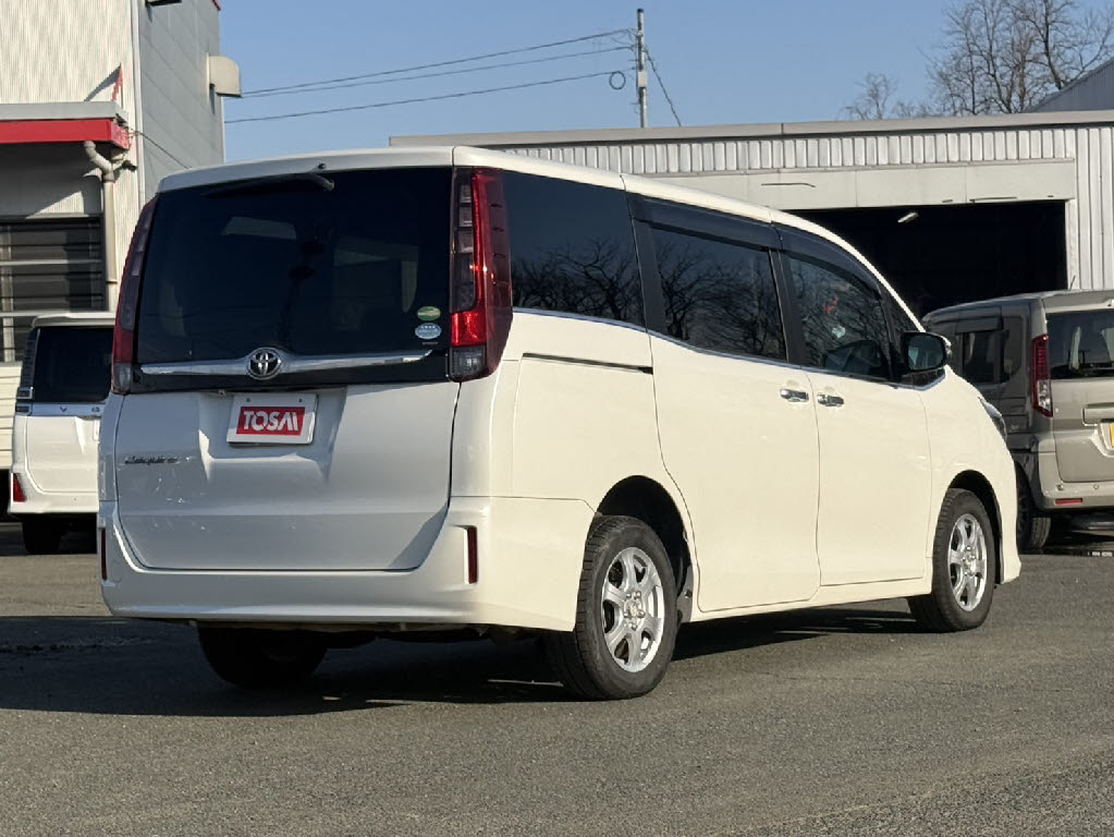 トヨタ エスクァイア Gi