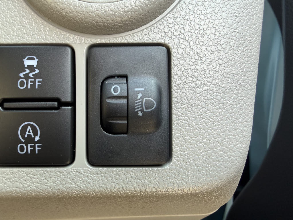 ダイハツ ミライース X SA3