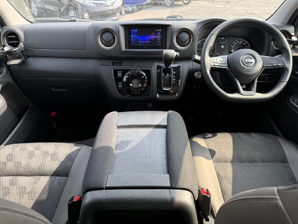 ニッサン キャラバンＶ ４ＷＤ　グランドプレミアムＧＸロング