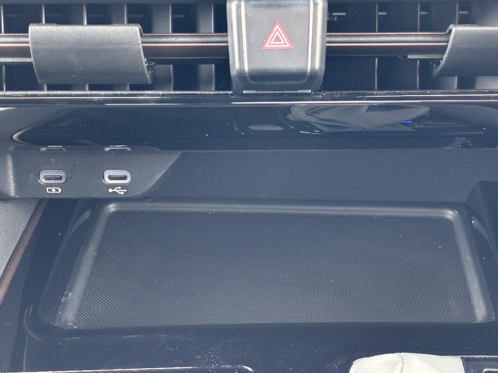 トヨタ ｱﾙﾌｧｰﾄﾞ ﾊｲﾌﾞﾘｯﾄﾞ 4WD X