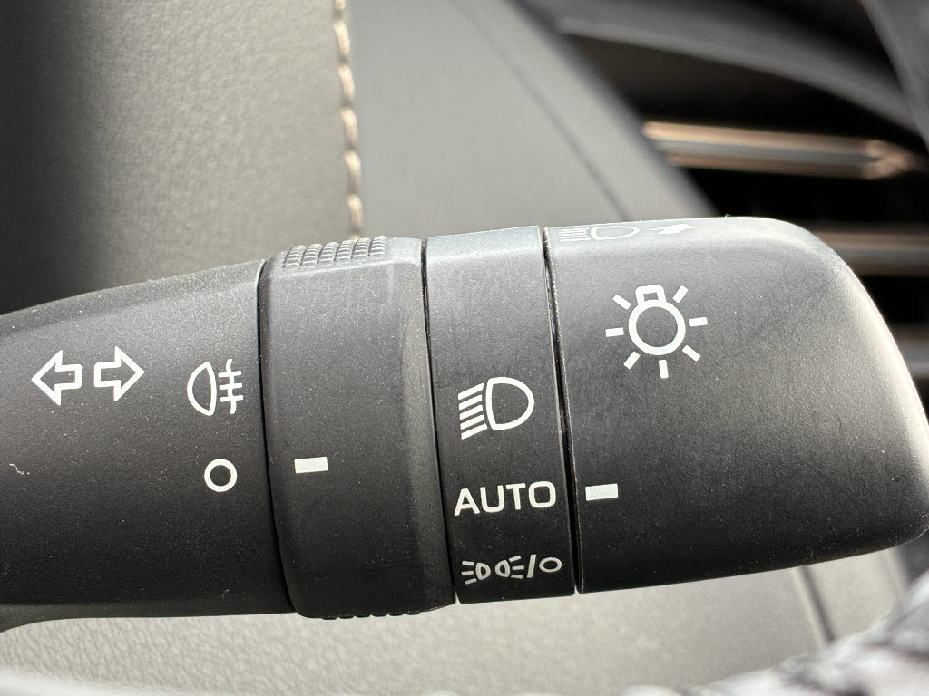 トヨタ ｱﾙﾌｧｰﾄﾞ ﾊｲﾌﾞﾘｯﾄﾞ 4WD X