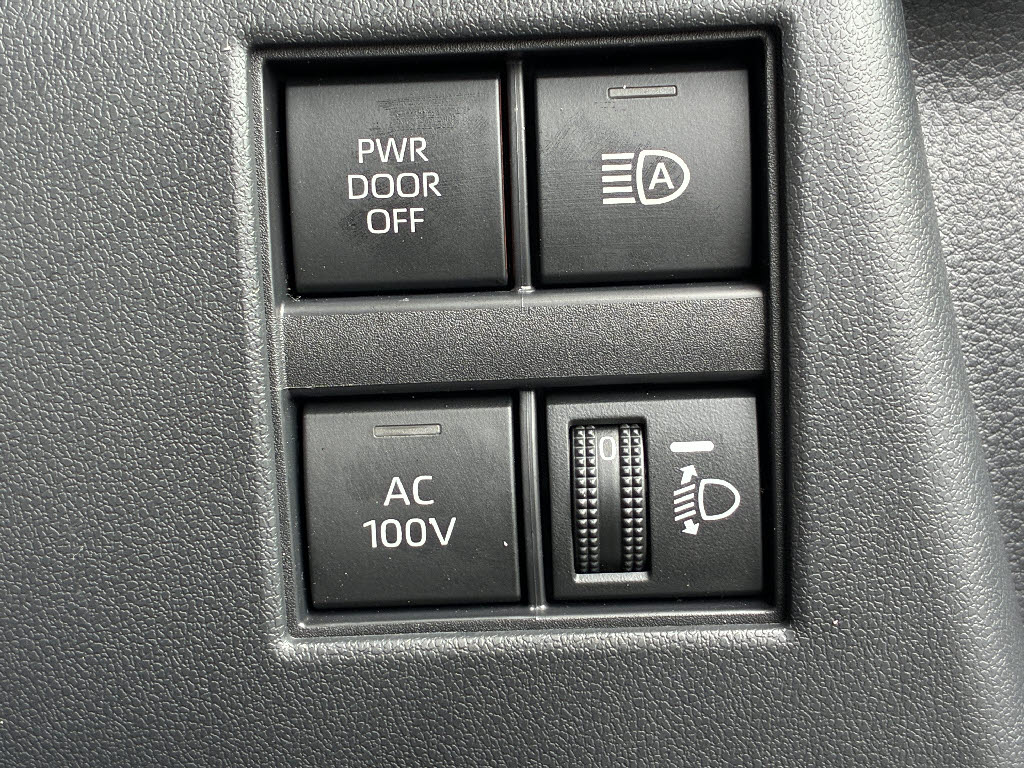 トヨタ ｱﾙﾌｧｰﾄﾞ ﾊｲﾌﾞﾘｯﾄﾞ 4WD X